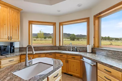 Kitchen - 963 E 800 N, New Harmony, UT 84757 photo 2 of 4