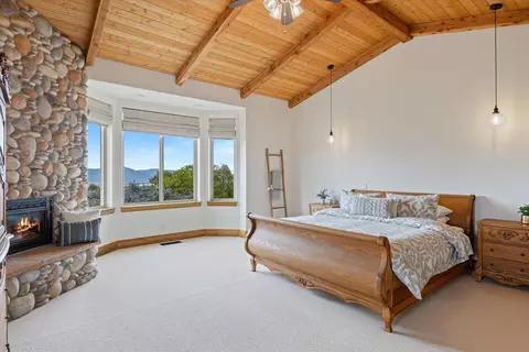 Bedroom - 963 E 800 N, New Harmony, UT 84757 photo 3 of 7