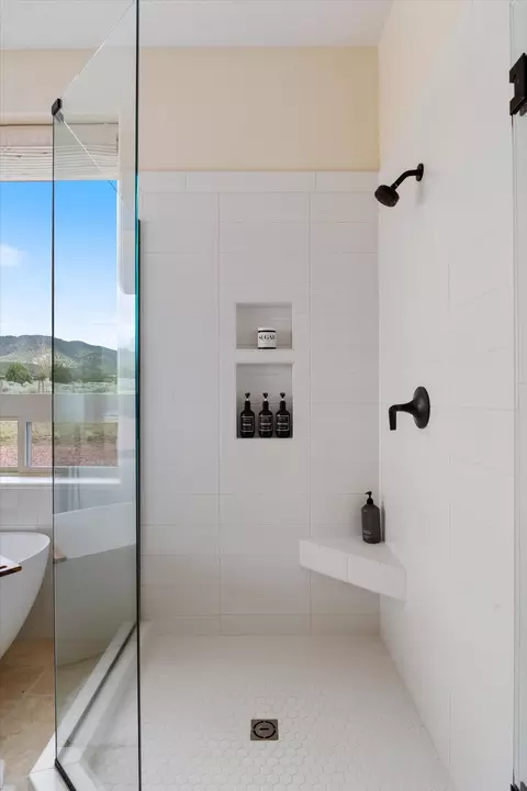 Bath - 963 E 800 N, New Harmony, UT 84757 photo 6 of 10