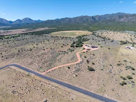 View/Area - 963 E 800 N, New Harmony, UT 84757 photo 3 of 11