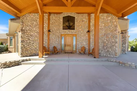 Exterior - 963 E 800 N, New Harmony, UT 84757 photo 4 of 17