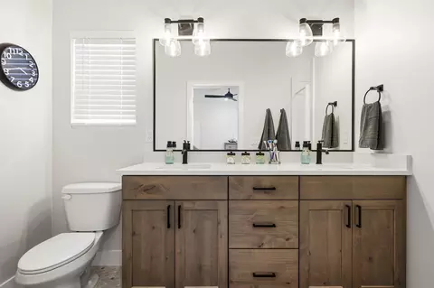 Bath - 1118 E 4240 N, Enoch, UT 84721 photo 1 of 5
