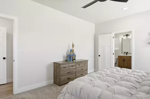 Bedroom - 1118 E 4240 N, Enoch, UT 84721 photo 2 of 5