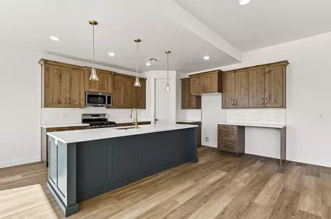 Kitchen - 4992 N 75 E, Enoch, UT 84721 photo 3 of 6