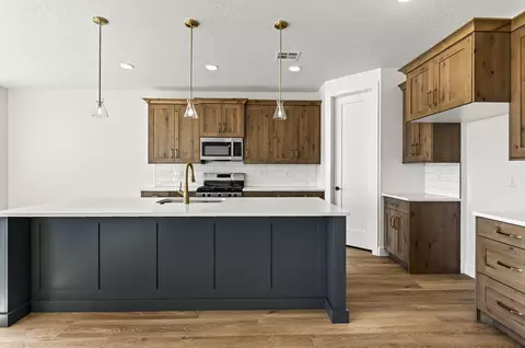 Kitchen - 4992 N 75 E, Enoch, UT 84721 photo 2 of 6