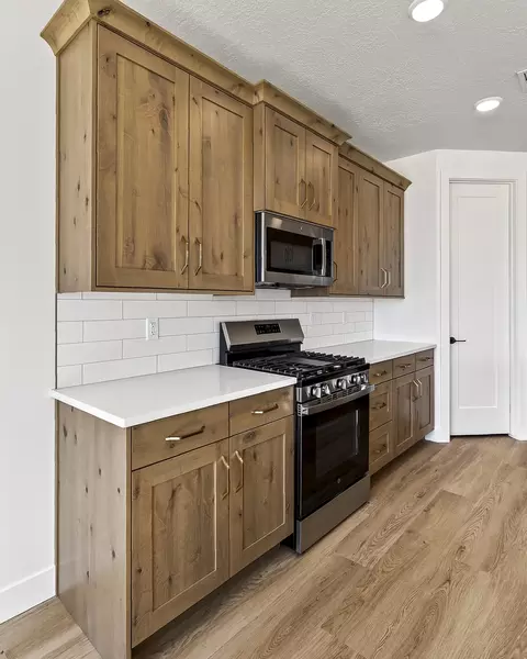 Kitchen - 4992 N 75 E, Enoch, UT 84721 photo 5 of 6