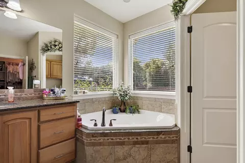 Bath - 227 E 100 S, Paragonah, UT 84760 photo 2 of 8