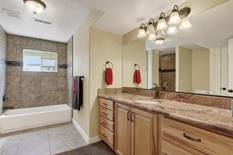 Bath - 227 E 100 S, Paragonah, UT 84760 photo 7 of 8