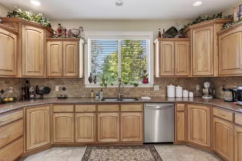 Kitchen - 227 E 100 S, Paragonah, UT 84760 photo 3 of 6