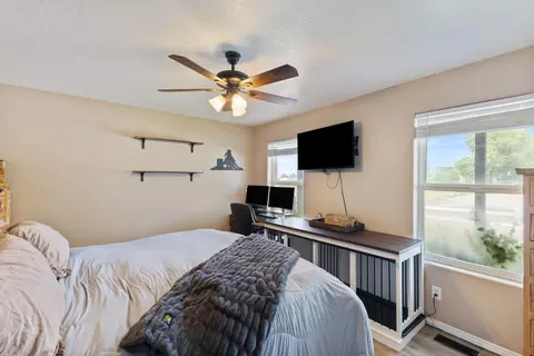 Bedroom - 464 S 150 E, Enterprise, UT 84725 photo 1 of 4