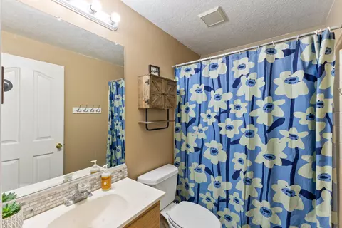 Bath - 464 S 150 E, Enterprise, UT 84725 photo 2 of 2