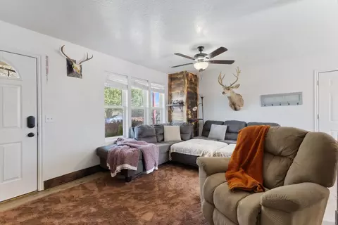 Living - 464 S 150 E, Enterprise, UT 84725 photo 1 of 3