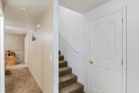 Entry Way - 464 S 150 E, Enterprise, UT 84725 photo 2 of 3