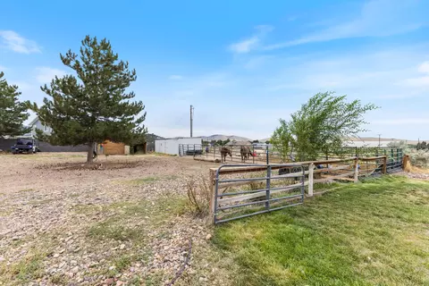 Exterior - 464 S 150 E, Enterprise, UT 84725 photo 7 of 10