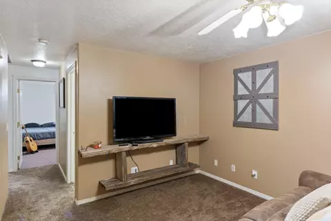 Entry Way - 464 S 150 E, Enterprise, UT 84725 photo 3 of 3