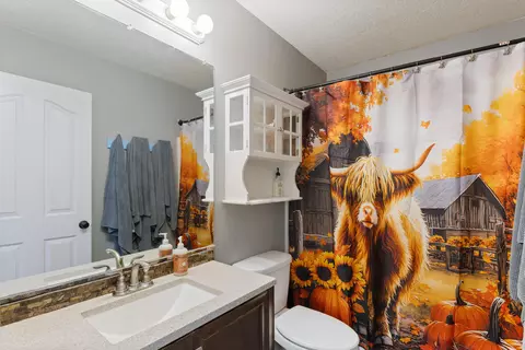 Bath - 464 S 150 E, Enterprise, UT 84725 photo 1 of 2