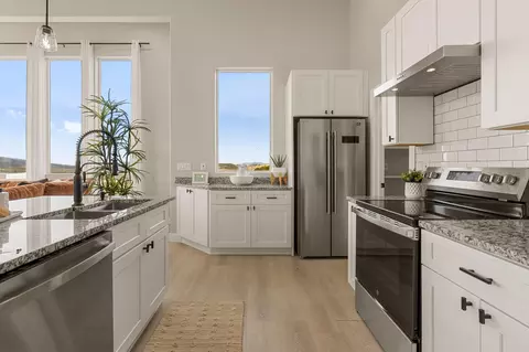 Kitchen - 442 E Pine View Dr, Central, UT 84722 photo 4 of 5