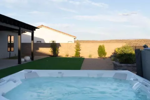 Exterior - 16 N Tabletop St, Washington, UT 84780 photo 10 of 10