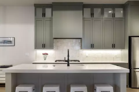 Kitchen - 16 N Tabletop St, Washington, UT 84780 photo 2 of 2