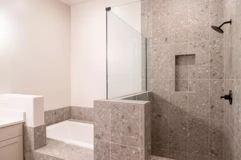 Bath - 16 N Tabletop St, Washington, UT 84780 photo 5 of 5