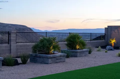 Exterior - 16 N Tabletop St, Washington, UT 84780 photo 6 of 10
