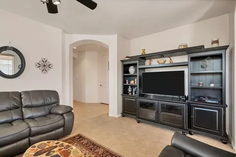 Living - 562 N West Ledge Pkwy E, Washington, UT 84780 photo 3 of 4