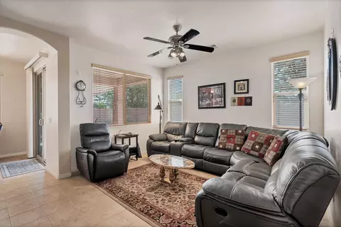 Living - 562 N West Ledge Pkwy E, Washington, UT 84780 photo 1 of 4