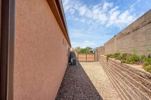 Exterior - 562 N West Ledge Pkwy E, Washington, UT 84780 photo 8 of 19