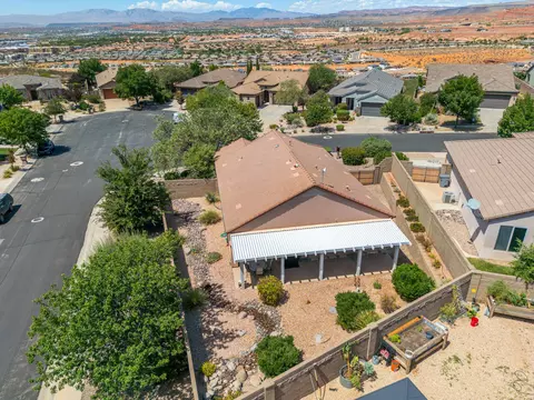 View/Area - 562 N West Ledge Pkwy E, Washington, UT 84780 photo 2 of 6