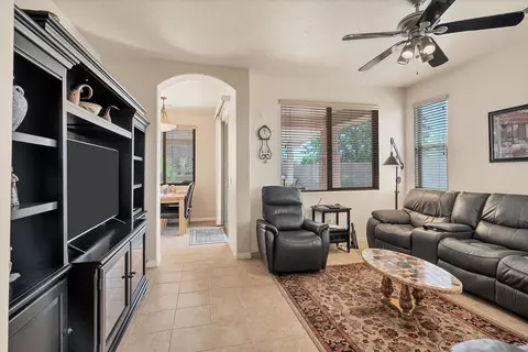 Living - 562 N West Ledge Pkwy E, Washington, UT 84780 photo 2 of 4