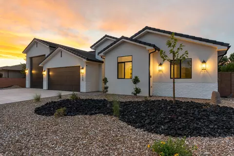 Exterior - 115 E Antone Way, Washington, UT 84780 photo 3 of 5
