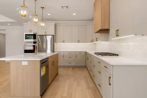 Kitchen - 115 E Antone Way, Washington, UT 84780 photo 4 of 5