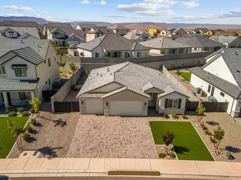 View/Area - 2952 E Yavin Way, Saint George, UT 84790 photo 2 of 3