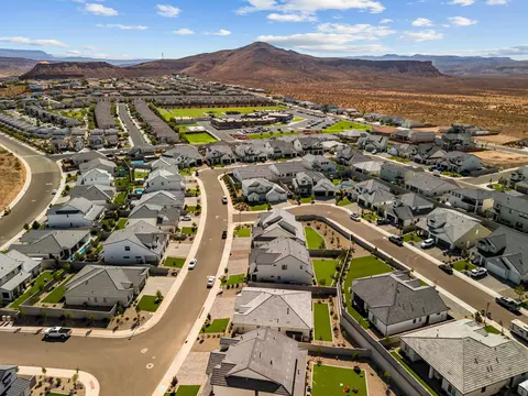 View/Area - 2952 E Yavin Way, Saint George, UT 84790 photo 3 of 3