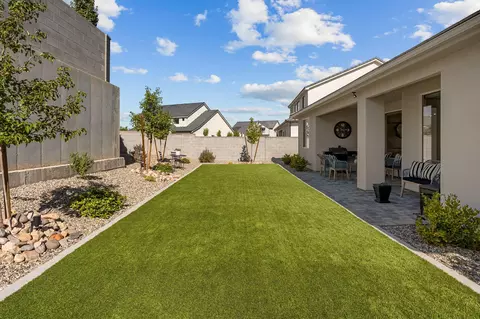 Exterior - 2952 E Yavin Way, Saint George, UT 84790 photo 5 of 6