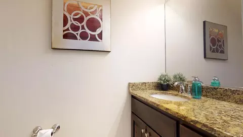 Bath - 4184 E Torrey Pines Dr, Washington, UT 84780 photo 1 of 4