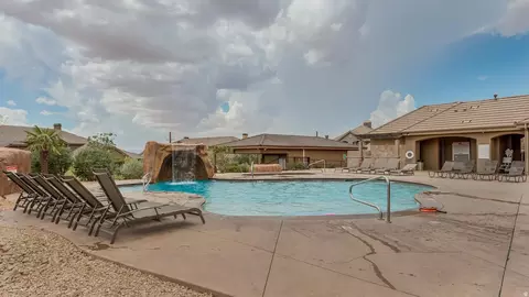 Exterior - 4184 E Torrey Pines Dr, Washington, UT 84780 photo 4 of 6