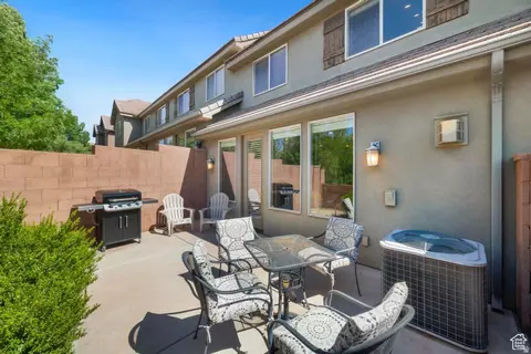 Exterior - 4184 E Torrey Pines Dr, Washington, UT 84780 photo 3 of 6