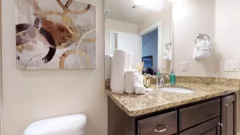 Bath - 4184 E Torrey Pines Dr, Washington, UT 84780 photo 3 of 4