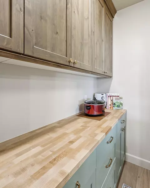 Kitchen - 1017 E Cellowood Ln, Cedar City, UT 84721 photo 7 of 9