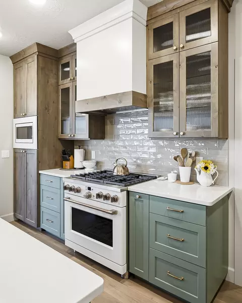 Kitchen - 1017 E Cellowood Ln, Cedar City, UT 84721 photo 5 of 9