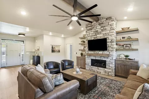 Living - 1017 E Cellowood Ln, Cedar City, UT 84721 photo 3 of 5
