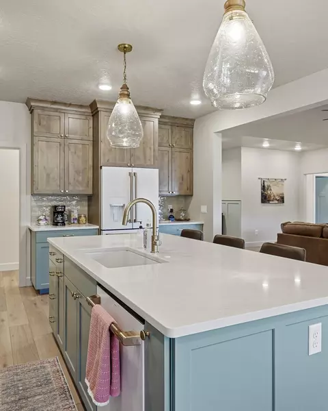 Kitchen - 1017 E Cellowood Ln, Cedar City, UT 84721 photo 9 of 9