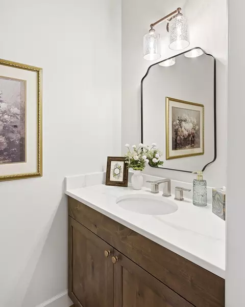 Bath - 1017 E Cellowood Ln, Cedar City, UT 84721 photo 4 of 7