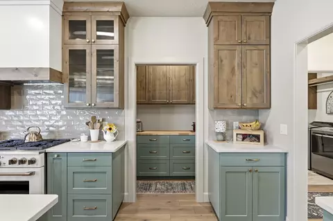 Kitchen - 1017 E Cellowood Ln, Cedar City, UT 84721 photo 6 of 9