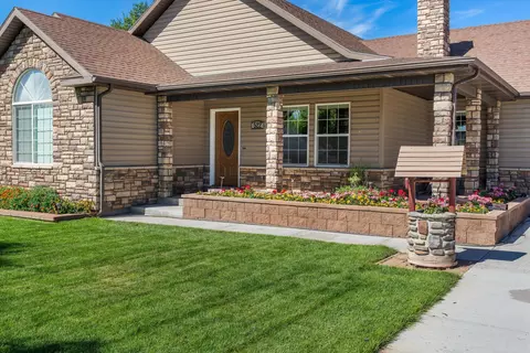 Exterior - 522 S 200 East St, Enterprise, UT 84725 photo 1 of 5