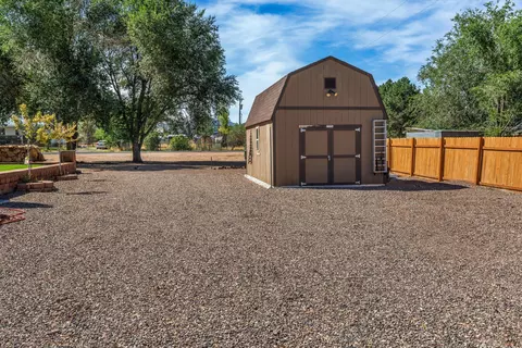 Exterior - 522 S 200 East St, Enterprise, UT 84725 photo 4 of 5