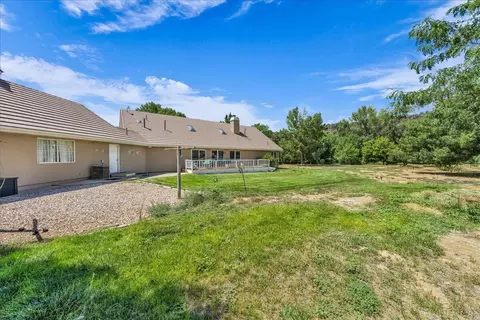 Exterior - 580 S Stagecoach Dr, Brookside, UT 84782 photo 5 of 17