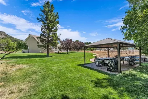 Exterior - 580 S Stagecoach Dr, Brookside, UT 84782 photo 8 of 17