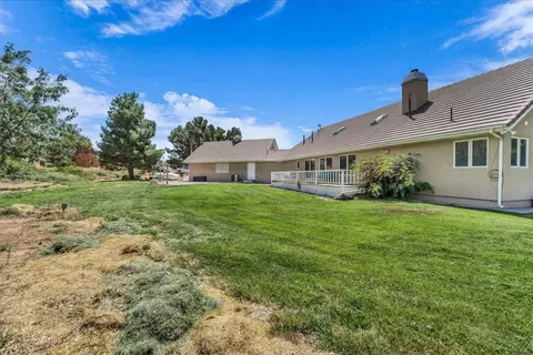 Exterior - 580 S Stagecoach Dr, Brookside, UT 84782 photo 4 of 17